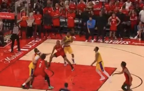 九游-火湖G3裁判报告：漏吹斯马特三罚最后一罚提前进线&amp;amp;詹姆斯踩线